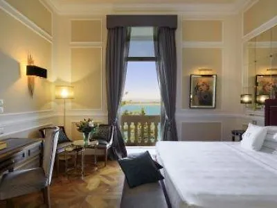 Grand Des Etrangers Сиракузы